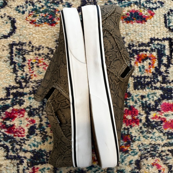 Van Slides - Picture 2 of 4